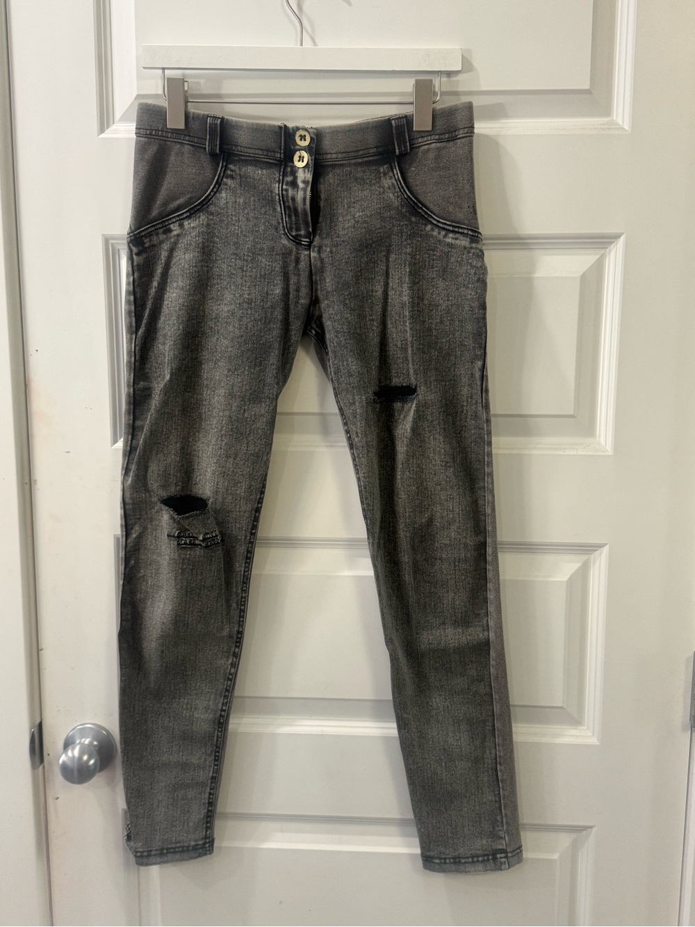 Freddy originalWomen's Black Washed Ripped Skinny Jeans